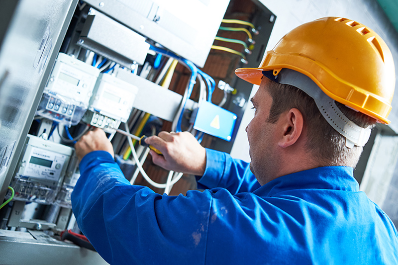 Become An Electrician in Coventry West Midlands